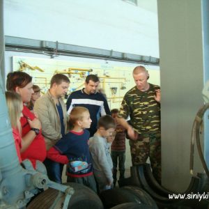 ekskursiya-v-avia-angar-nau-fotootchet 3