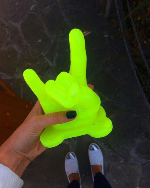 Восковые ручки (Wax Hands) на вашем празднике